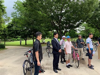 渋谷佳孝市議会議員とバイクプラス店長さんにも開会式にご出席いただきました。